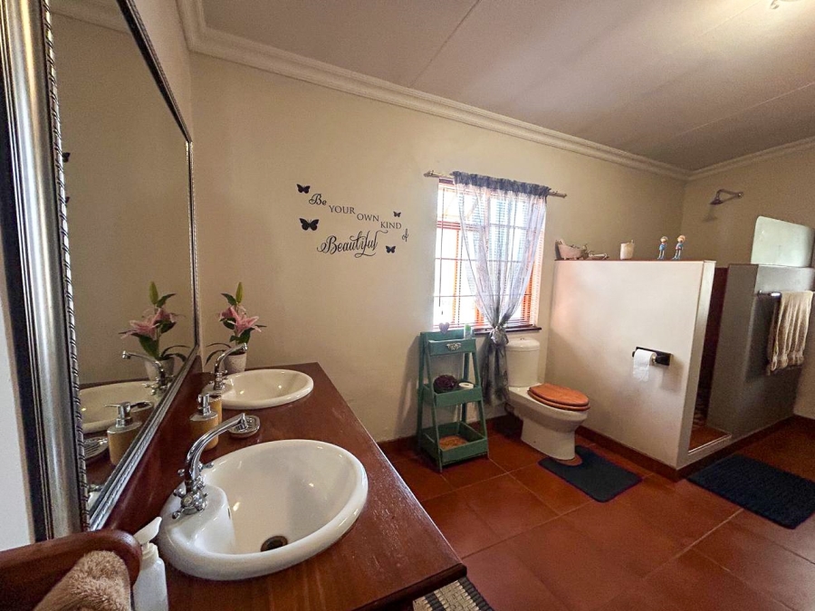 6 Bedroom Property for Sale in Parys Free State